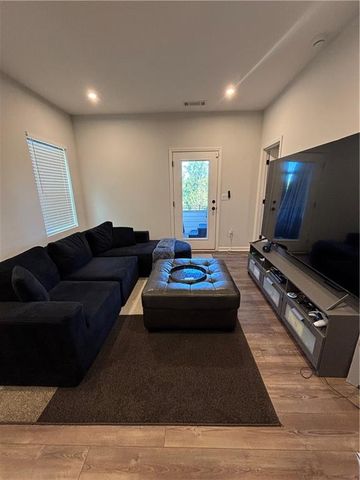 1399 Creekside Circle NW, Atlanta, GA 30318