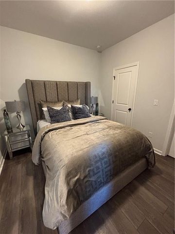 1399 Creekside Circle NW, Atlanta, GA 30318