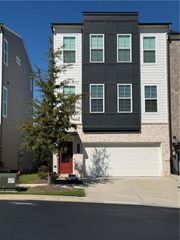 1399 Creekside Circle NW, Atlanta, GA 30318