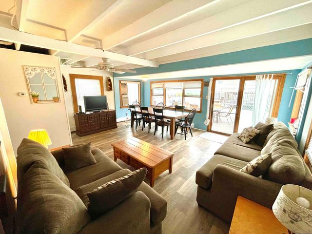 795 East Broadway, Milford, CT 06460