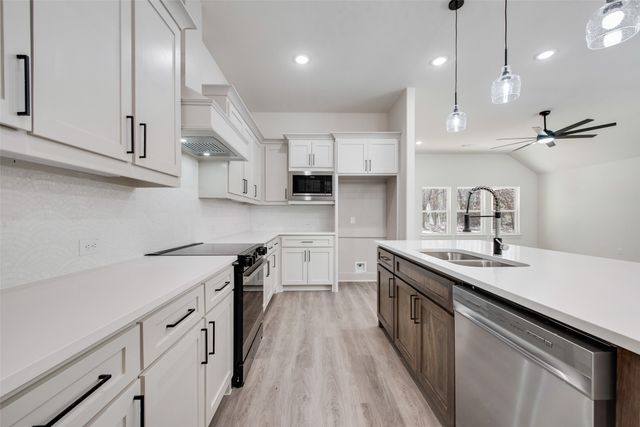 2017 Shady Creek Crossing, Azle, TX 76020