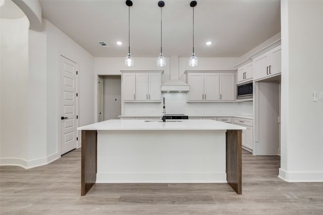 2017 Shady Creek Crossing, Azle, TX 76020