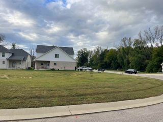 8750 E Pebble Creek Drive, Newburgh, IN 47630