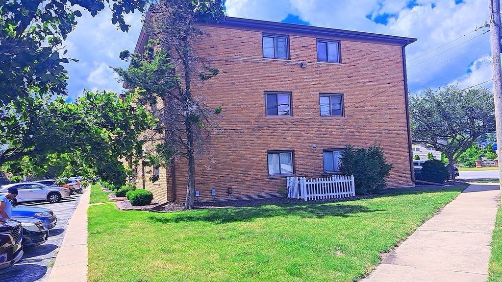 1881 Michigan City Rd 3E, Calumet City, IL 60409