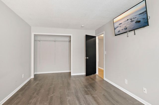 8007 Xerxes Avenue S A101, Bloomington, MN 55431