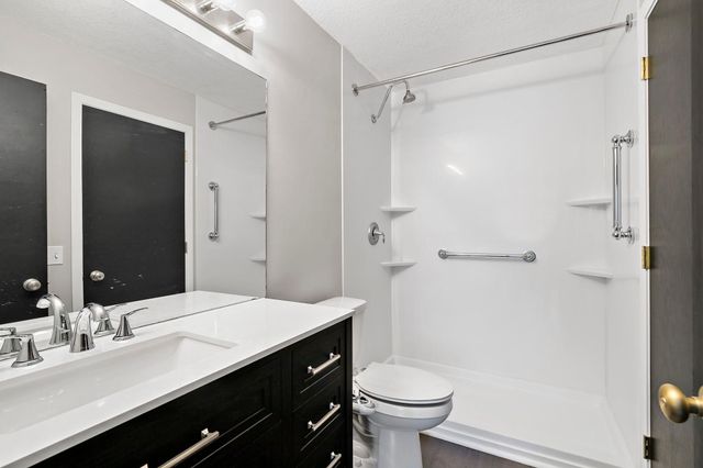 8007 Xerxes Avenue S A101, Bloomington, MN 55431