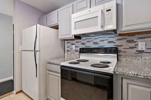 8007 Xerxes Avenue S A101, Bloomington, MN 55431