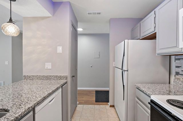 8007 Xerxes Avenue S A101, Bloomington, MN 55431