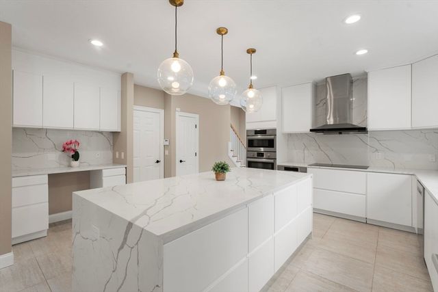 21 Cedar Springs Lane, Needham, MA 02492