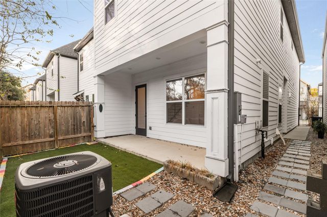 9011 Wellspring Drive, Houston, TX 77080