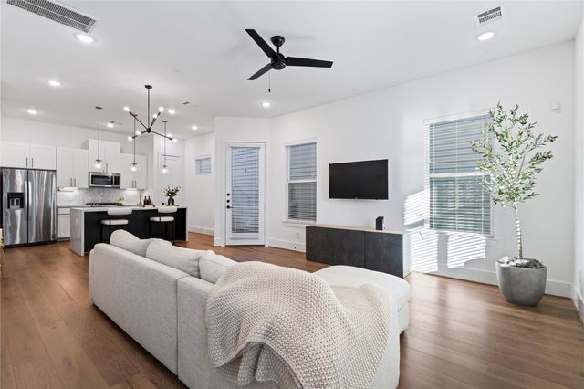 9011 Wellspring Drive, Houston, TX 77080