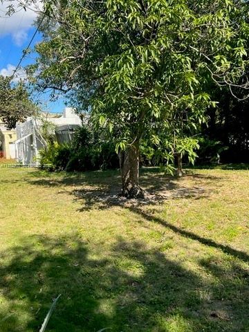 821 NE 120th Street, Biscayne Park, FL 33161