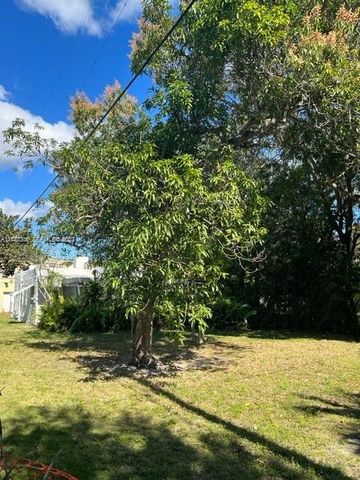 821 NE 120th Street, Biscayne Park, FL 33161