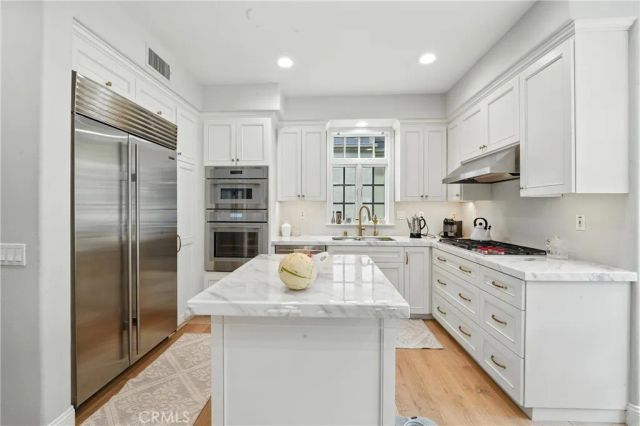 2616 BUNGALOW Place, Corona Del Mar, CA 92625