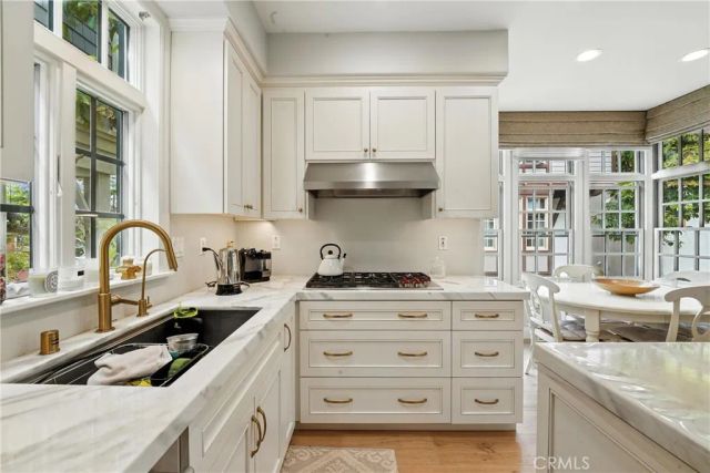 2616 BUNGALOW Place, Corona Del Mar, CA 92625