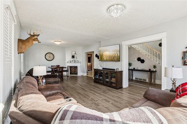 39 Belmont Avenue, Niles, OH 44446