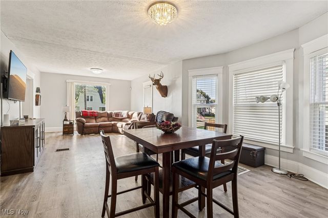 39 Belmont Avenue, Niles, OH 44446