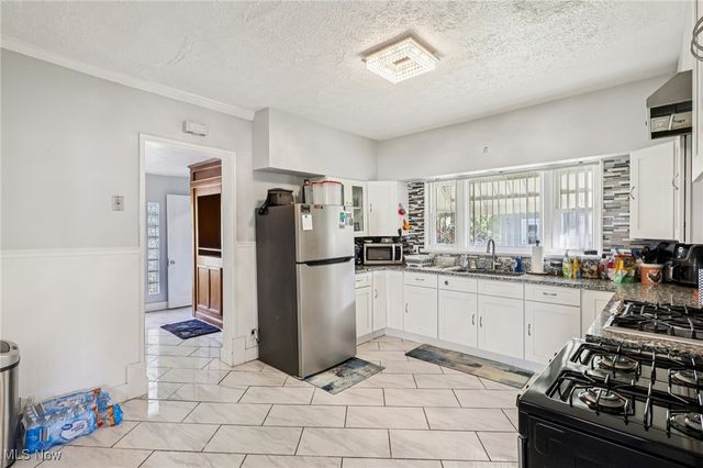 39 Belmont Avenue, Niles, OH 44446