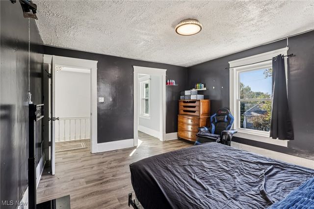 39 Belmont Avenue, Niles, OH 44446