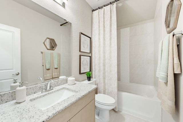1009 Raptor Road, Alvarado, TX 76009