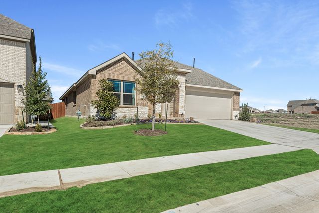 1009 Raptor Road, Alvarado, TX 76009