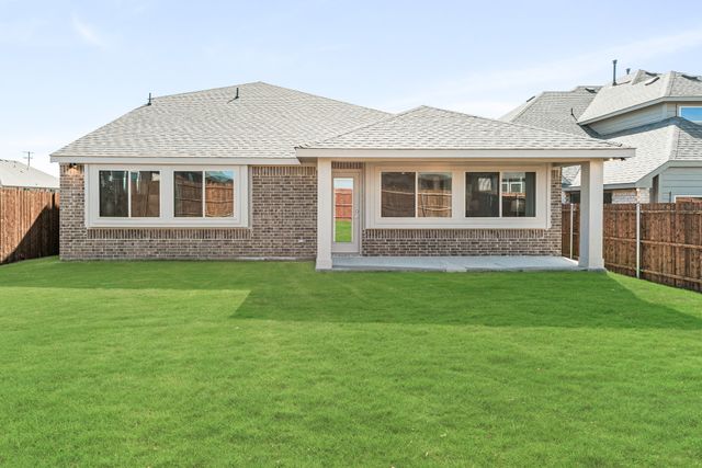 1009 Raptor Road, Alvarado, TX 76009