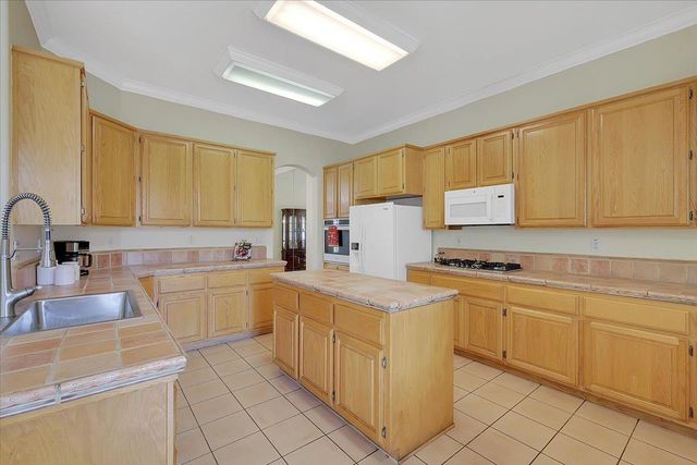 6004 little rock, Rocklin, CA 95765