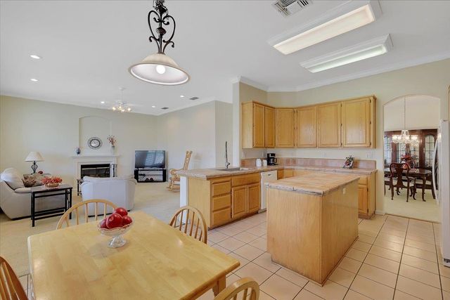 6004 little rock, Rocklin, CA 95765