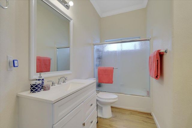 6004 little rock, Rocklin, CA 95765