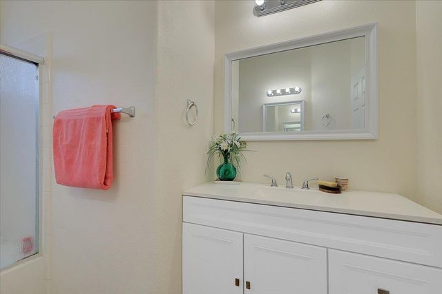6004 little rock, Rocklin, CA 95765