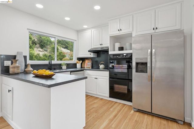 201 Crestmont, Oakland, CA 94619