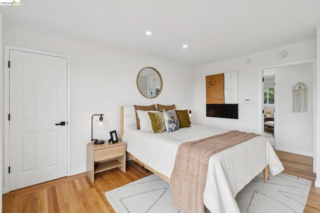 201 Crestmont, Oakland, CA 94619