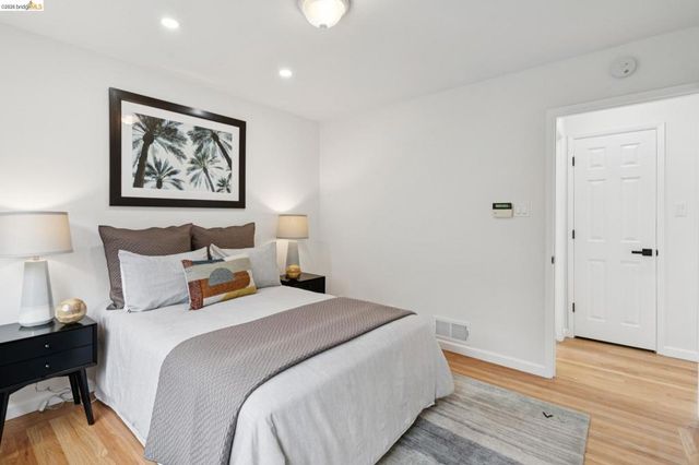 201 Crestmont, Oakland, CA 94619
