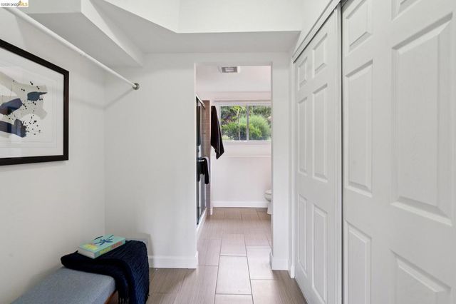 201 Crestmont, Oakland, CA 94619