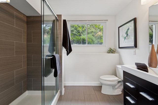 201 Crestmont, Oakland, CA 94619