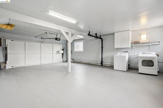 201 Crestmont, Oakland, CA 94619