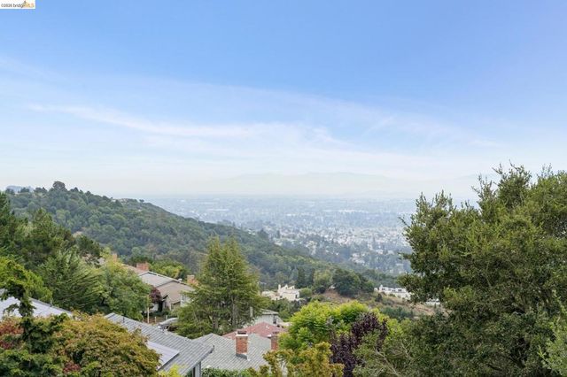 201 Crestmont, Oakland, CA 94619