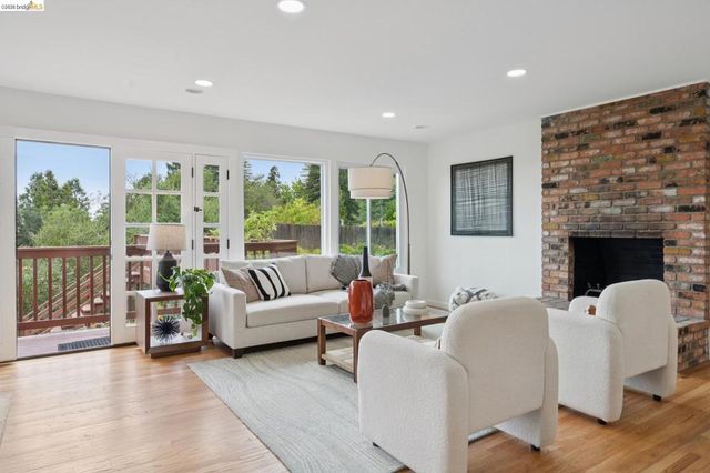 201 Crestmont, Oakland, CA 94619