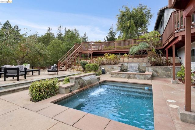201 Crestmont, Oakland, CA 94619