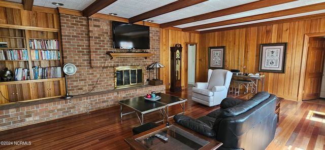 105 Finch Street, Clinton, NC 28328