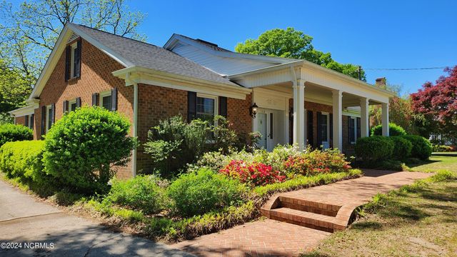 105 Finch Street, Clinton, NC 28328