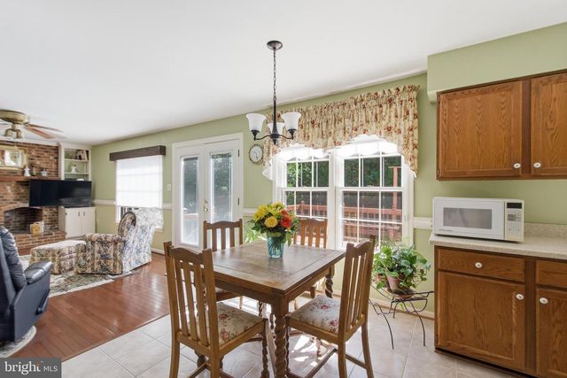 12207 KNIGHTSBRIDGE DR, Woodbridge, VA 22192