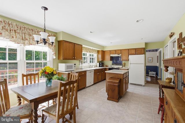 12207 KNIGHTSBRIDGE DR, Woodbridge, VA 22192