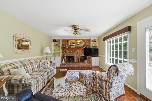 12207 KNIGHTSBRIDGE DR, Woodbridge, VA 22192