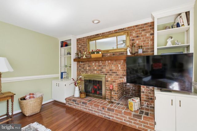 12207 KNIGHTSBRIDGE DR, Woodbridge, VA 22192