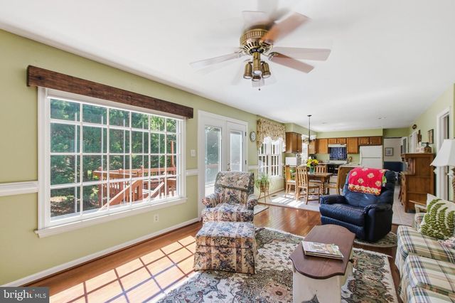 12207 KNIGHTSBRIDGE DR, Woodbridge, VA 22192