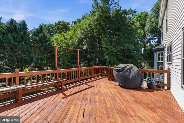12207 KNIGHTSBRIDGE DR, Woodbridge, VA 22192