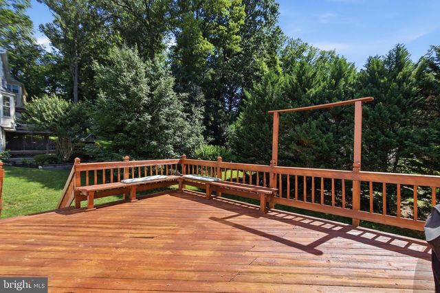12207 KNIGHTSBRIDGE DR, Woodbridge, VA 22192