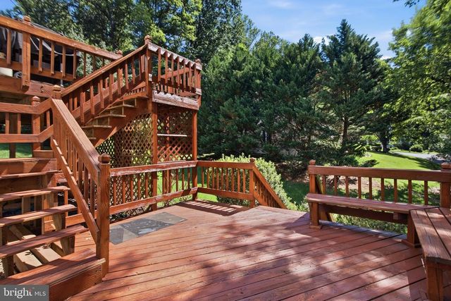 12207 KNIGHTSBRIDGE DR, Woodbridge, VA 22192