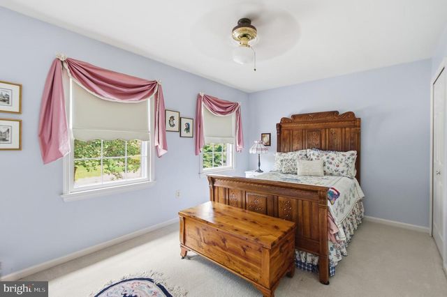 12207 KNIGHTSBRIDGE DR, Woodbridge, VA 22192